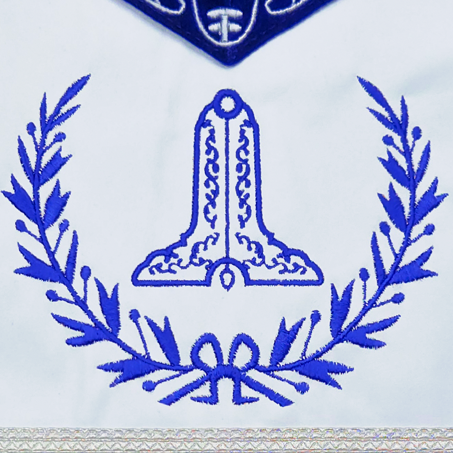 Blue Lodge Senior Warden Apron – Masonic Officer Regalia with Machine Embroidered Wreath & Square – White Embroidered Detailing on Deep Blue Velvet